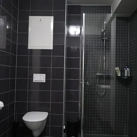 Modern On Kvaloya 트롬쇠